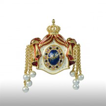 The Curtain Brooch